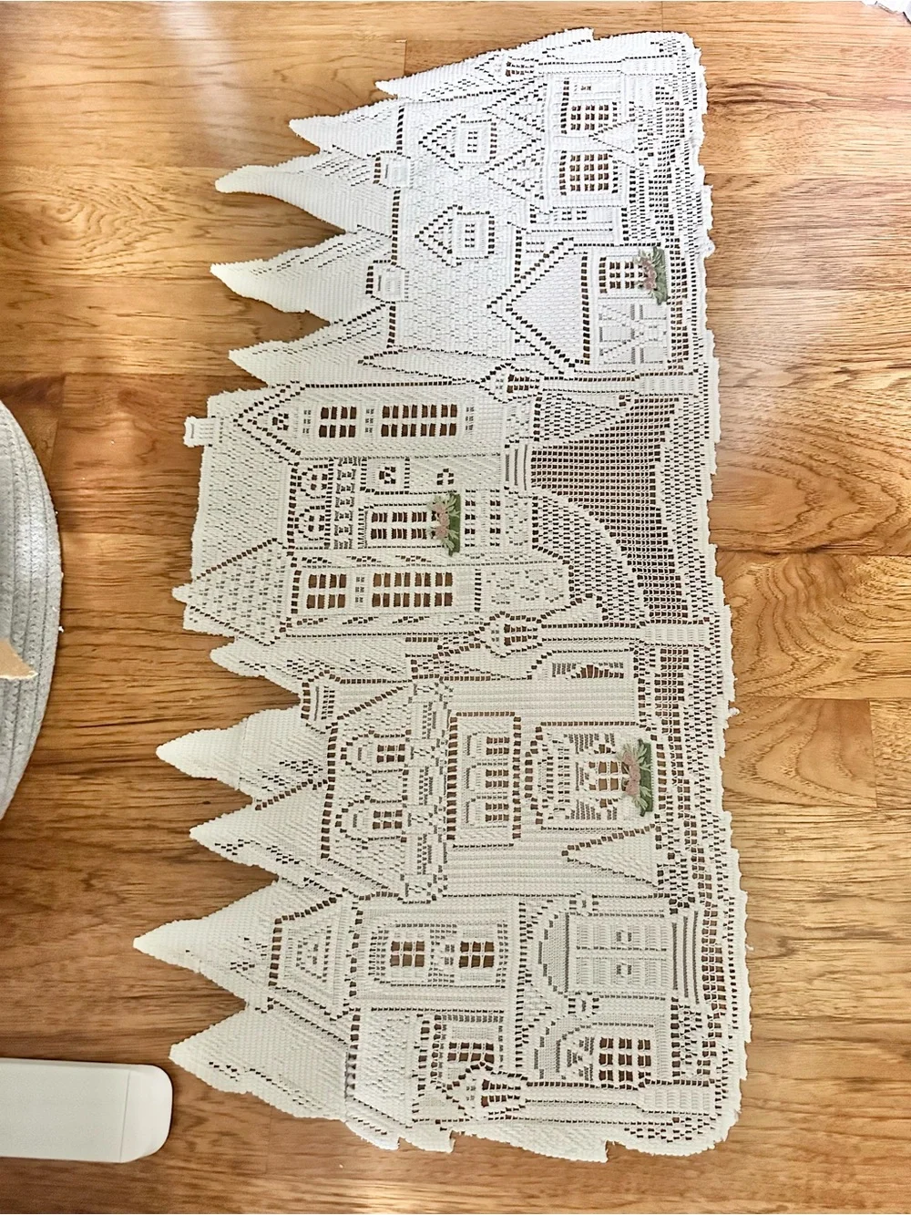 White Crochet Lace Table Runner with Village Cityscape House Motif Flowers 33”
